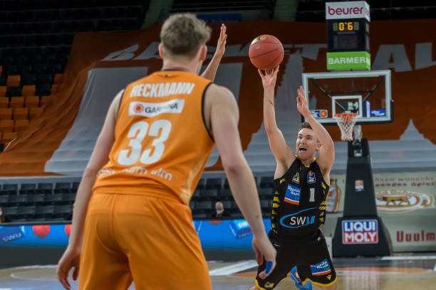 但在亚冠这 但在亚冠这