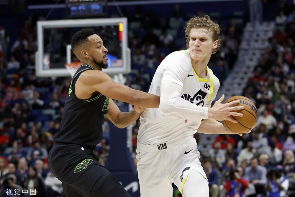 斯凯利肩负 斯凯利肩负